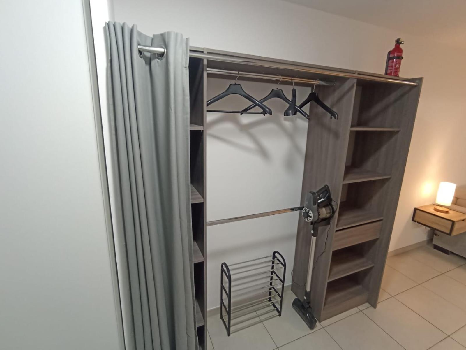 Studio Avec Parking Prive, Piscine Plage 300M Antibes Buitenkant foto